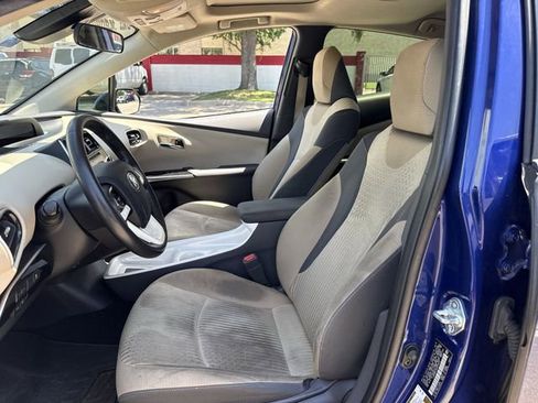 Used 2016 Toyota Prius Three w/ Advanced Technology Package FWD image 26