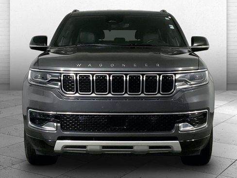 Used 2023 Jeep Wagoneer Series II AWD/4WD image 2