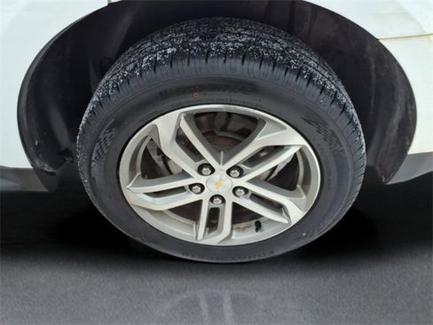 Used 2016 Chevrolet Equinox LTZ w/ Enhanced Convenience Package image 7