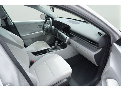 Used 2024 Hyundai Kona SEL FWD image 32