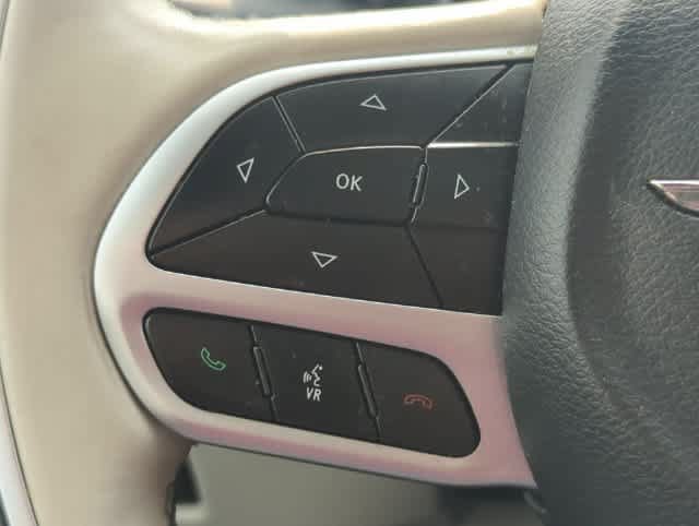 Certified 2018 Chrysler Pacifica Limited FWD image 27