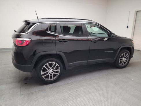 Used 2017 Jeep Compass Latitude w/ Popular Equipment Group AWD/4WD image 10