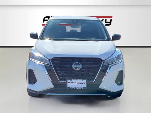 Used 2024 Nissan Kicks S image 2