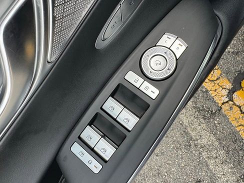 Used 2025 Genesis GV70 3.5T Sport AWD/4WD image 18