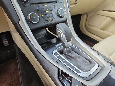 Used 2015 Ford Fusion SE FWD image 10