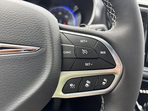 New 2026 Chrysler Pacifica Select image 28