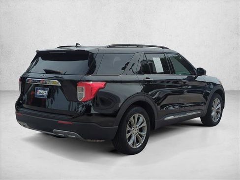 Certified 2022 Ford Explorer XLT w/ Equipment Group 202A RWD image 4