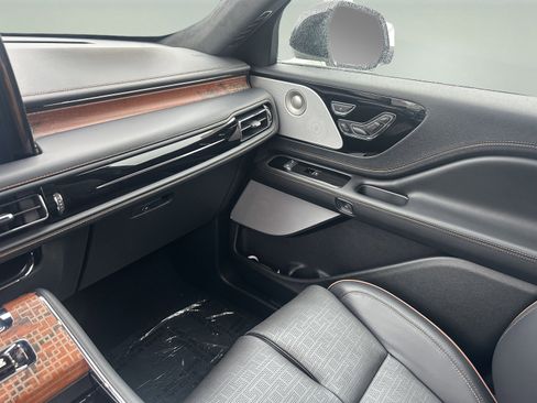 New 2025 Lincoln Aviator Black Label w/ Black Label Special Edition image 17