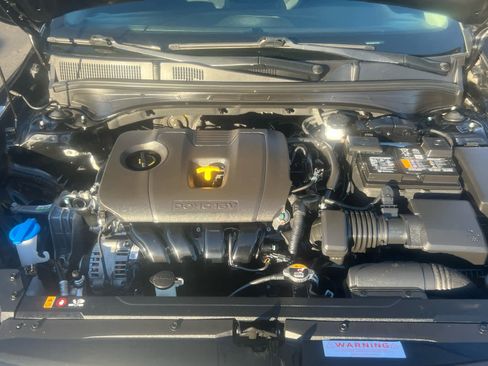 Used 2023 Kia Forte LXS w/ LXS Technology Package image 3