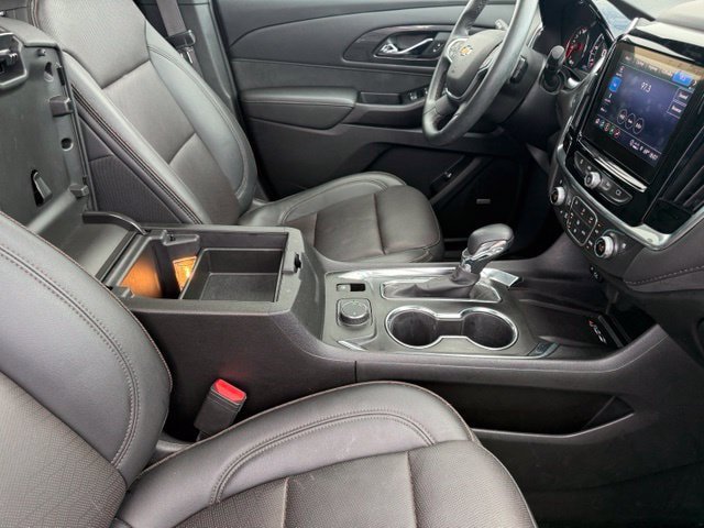 Used 2023 Chevrolet Traverse High Country FWD image 21