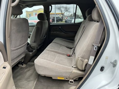 Used 2004 Toyota Sequoia SR5 image 18