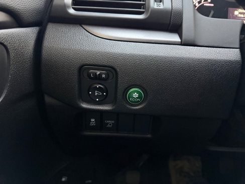 Used 2017 Honda Ridgeline RTS image 3