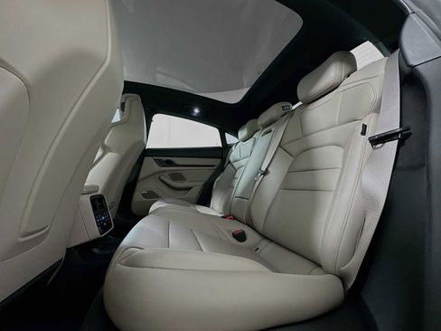Used 2025 Porsche Taycan image 21