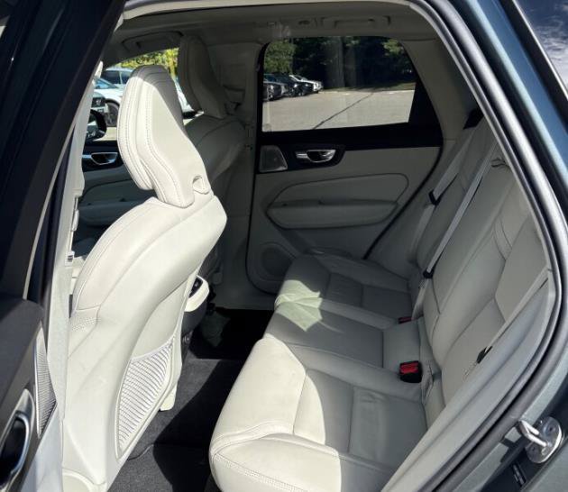Used 2026 Volvo XC60 B5 Ultra AWD/4WD image 9