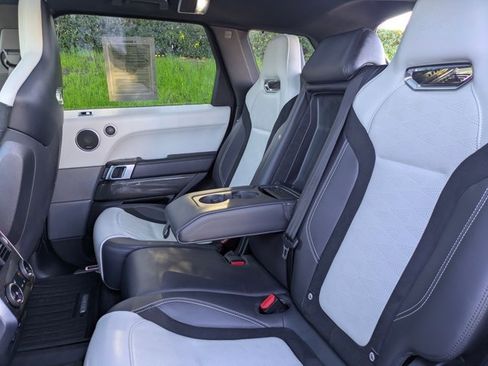 Used 2022 Land Rover Range Rover Sport SVR image 17