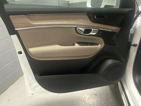 Used 2025 Volvo XC90 B6 Plus AWD/4WD image 7