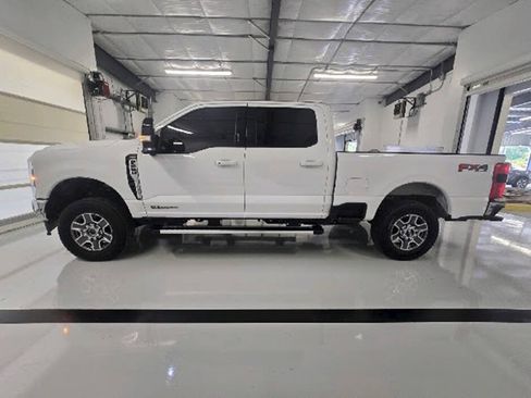 Used 2024 Ford F250 Lariat w/ FX4 Off-Road Package AWD/4WD image 5