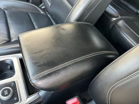 Used 2021 Ford Explorer XLT w/ Equipment Group 202A AWD/4WD image 34