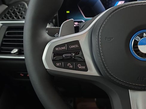 New 2026 BMW X5 xDrive50e image 17