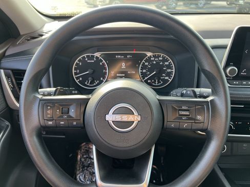 Used 2023 Nissan Rogue S AWD/4WD image 16