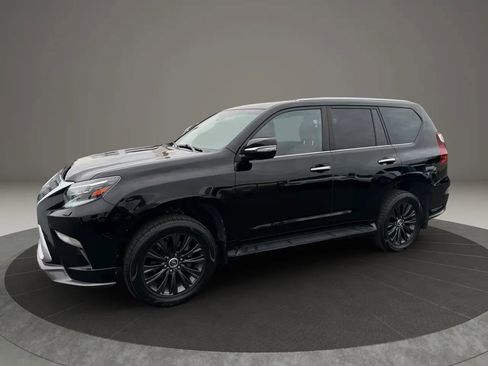 Used 2022 Lexus GX 460 Premium w/ Accessory Package image 2