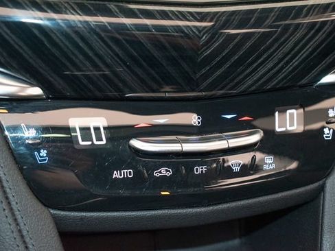 Used 2020 Cadillac XT6 Premium Luxury AWD/4WD image 35