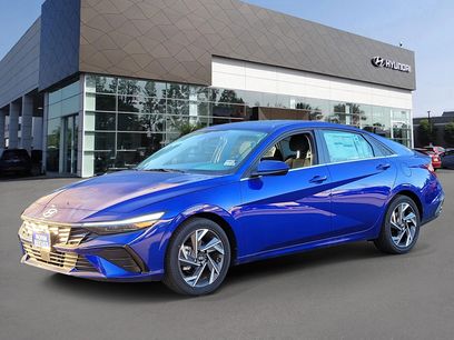 New 2025 Hyundai Elantra SEL