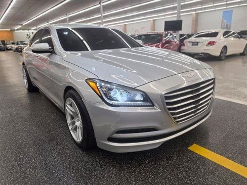 Used 2016 Hyundai Genesis 3.8 RWD image 6