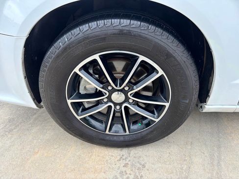 Used 2019 Dodge Grand Caravan GT FWD image 43