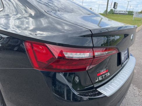 Certified 2023 Volkswagen Jetta SE w/ Panoramic Sunroof Package FWD image 13