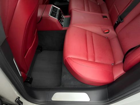 Used 2021 Porsche Panamera image 11