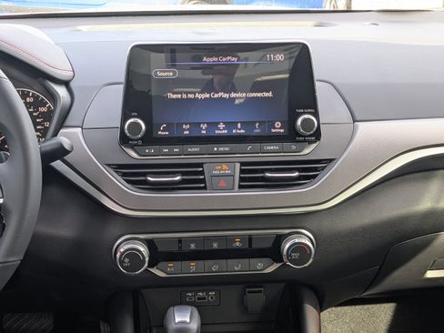 Used 2024 Nissan Altima 2.5 SR image 15