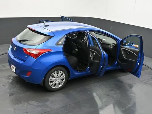 Used 2017 Hyundai Elantra GT image 61