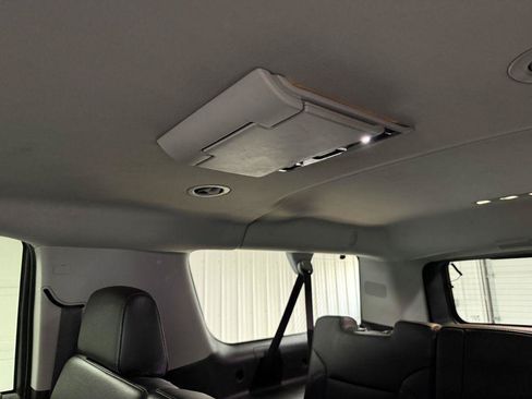 Used 2017 Chevrolet Suburban LT AWD/4WD image 32