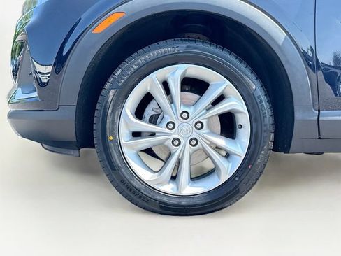 Used 2021 Buick Encore GX Preferred w/ Cold Weather Comfort Package AWD/4WD image 38