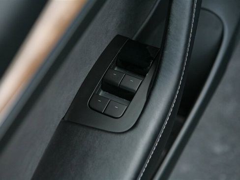 Used 2022 Tesla Model 3 Long Range image 9