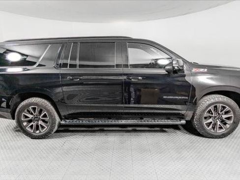 Used 2021 Chevrolet Suburban Z71 w/ Z71 Signature Package AWD/4WD image 9