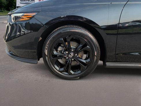 Used 2025 Honda Accord SE image 10