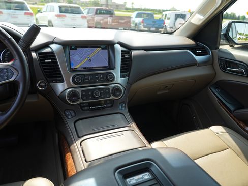 Used 2017 Chevrolet Tahoe Premier AWD/4WD image 21