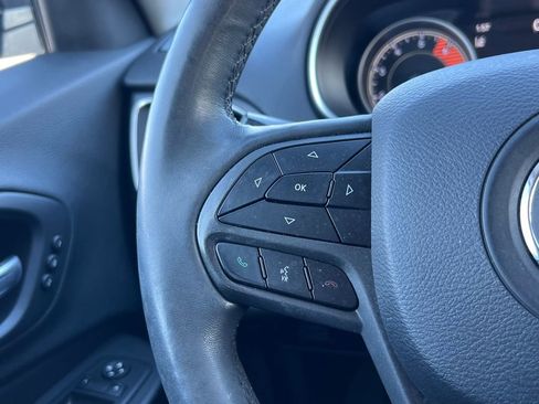 Used 2019 Jeep Cherokee Trailhawk image 18