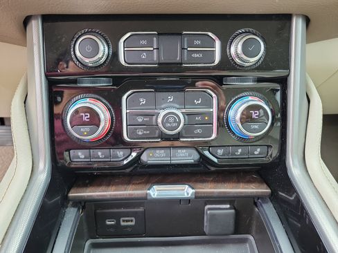 Used 2021 GMC Yukon XL Denali image 11