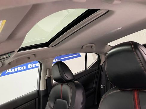 Used 2022 Nissan Sentra SR w/ SR Premium Package image 30