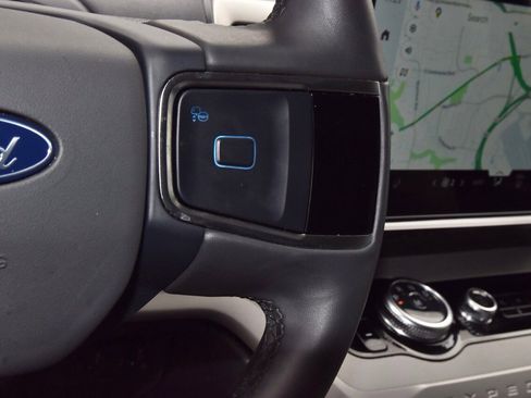 Certified 2025 Ford Expedition Active image 25