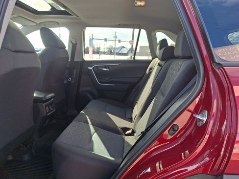 Used 2020 Toyota RAV4 XLE w/ Convenience Package image 11