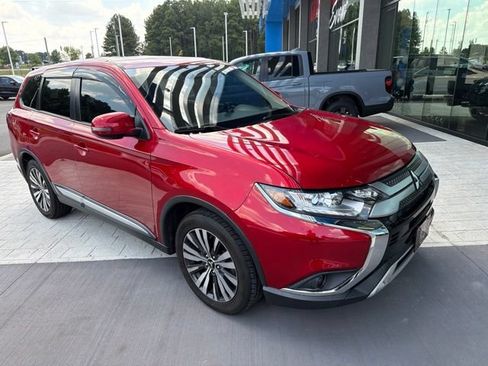 Used 2020 Mitsubishi Outlander SE FWD image 32