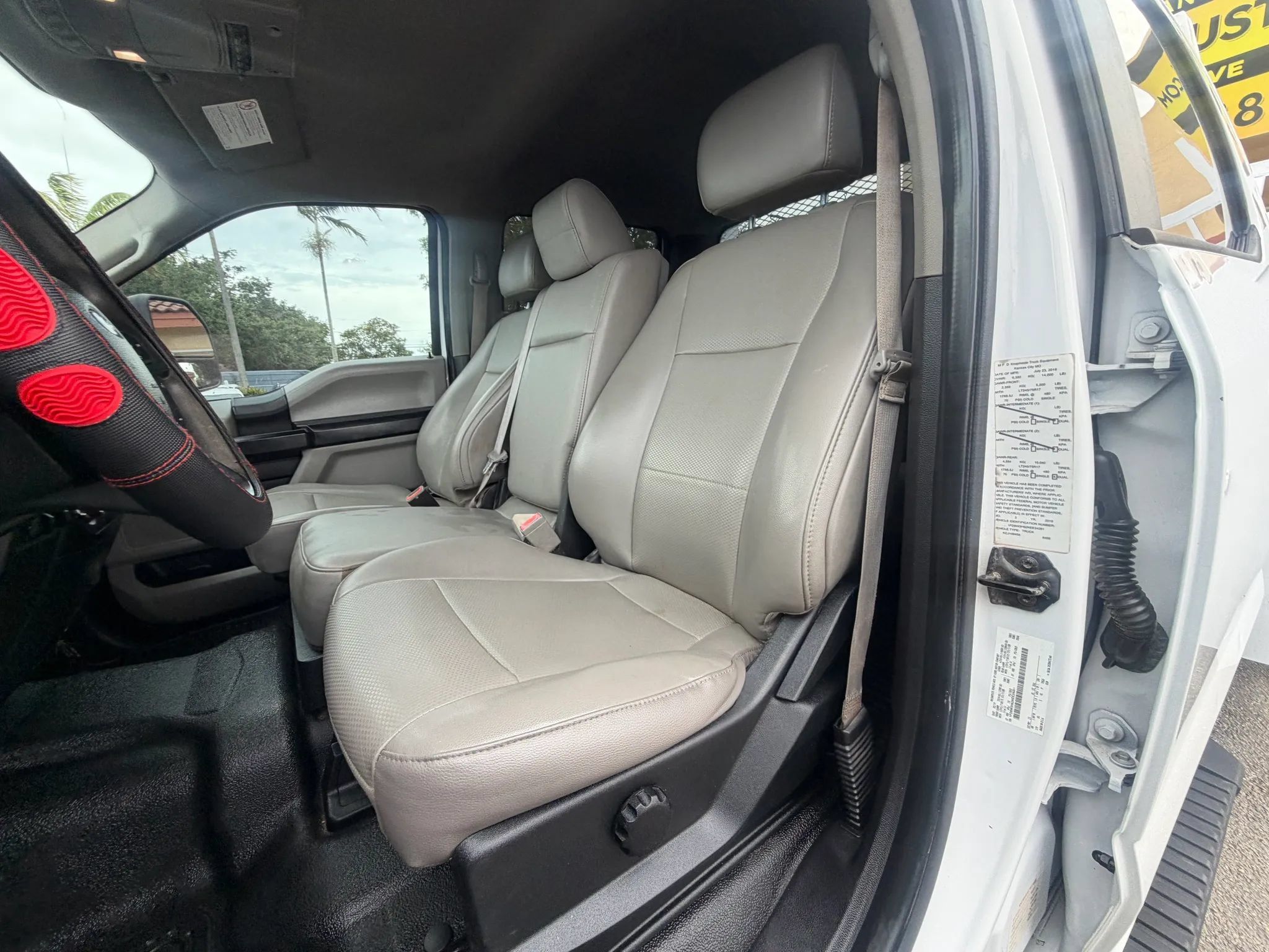 Used 2019 Ford F350 4x4 Crew Cab XL DRW w/ Power Equipment Group image 14