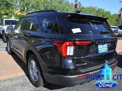 New 2026 Ford Explorer Active RWD image 3