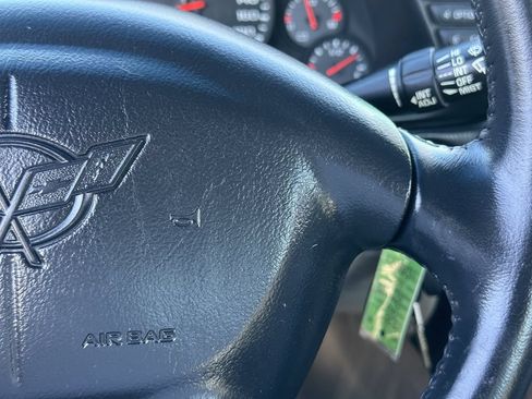 Used 2002 Chevrolet Corvette Coupe w/ Preferred Equipment Group2 RWD image 23