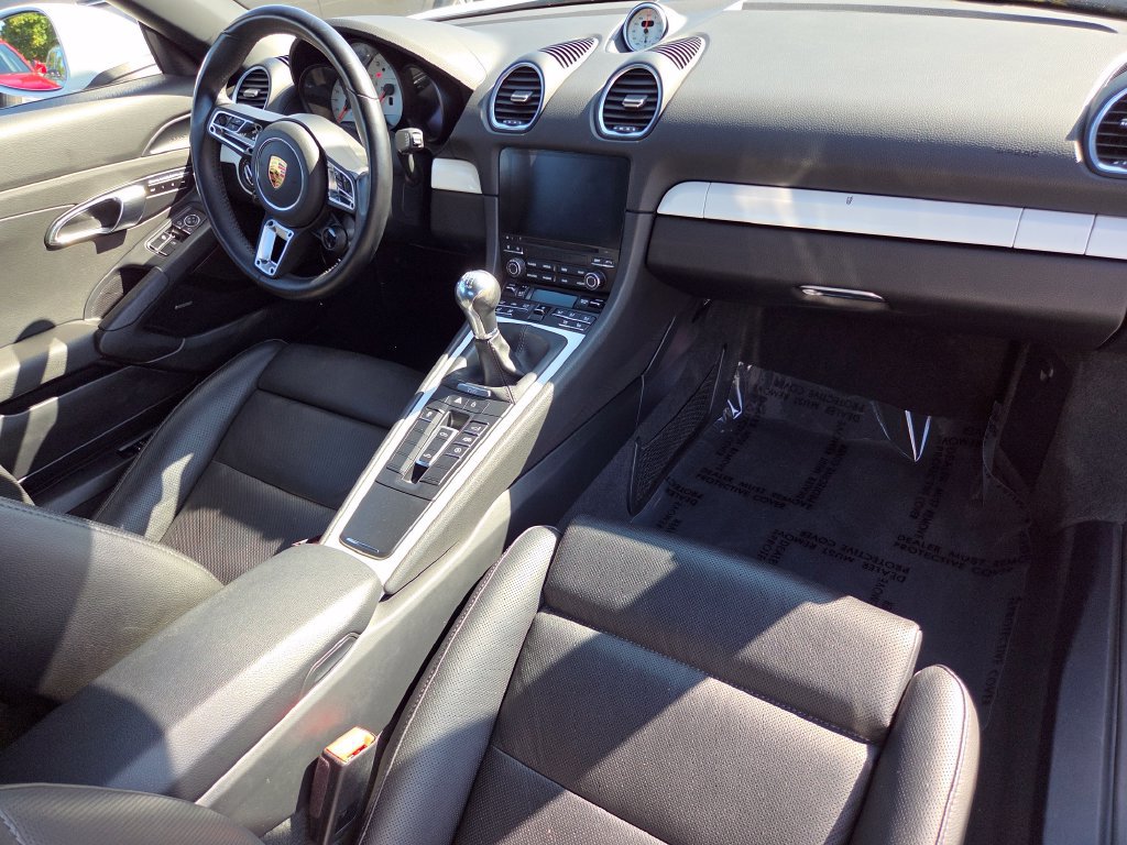 Used 2019 Porsche 718 Boxster RWD image 33