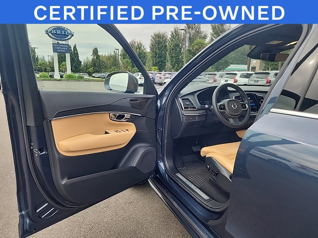 Used 2025 Volvo XC90 B5 Ultra w/ Protection Package Premier AWD/4WD image 9